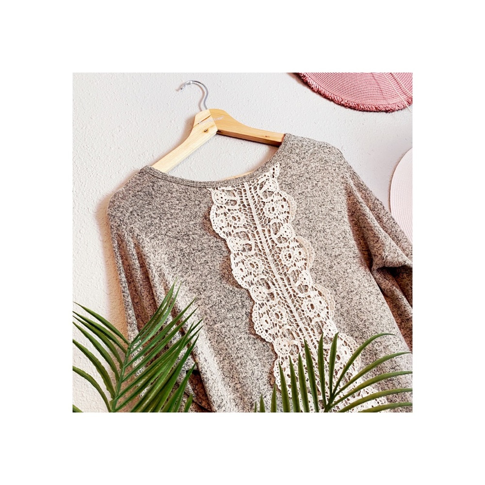 “𝙲𝚞𝚝𝚎𝚕𝚢 𝙲𝚛𝚘𝚌𝚑𝚎𝚝“ comfy top. - Picture 5 of 8